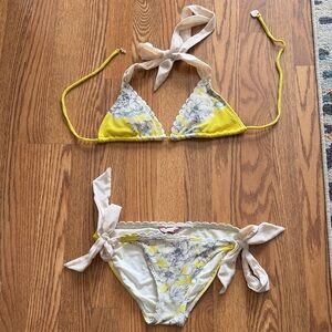 Juicy Couture Yellow & Cream Scalloped Trim Bikini 2 piece